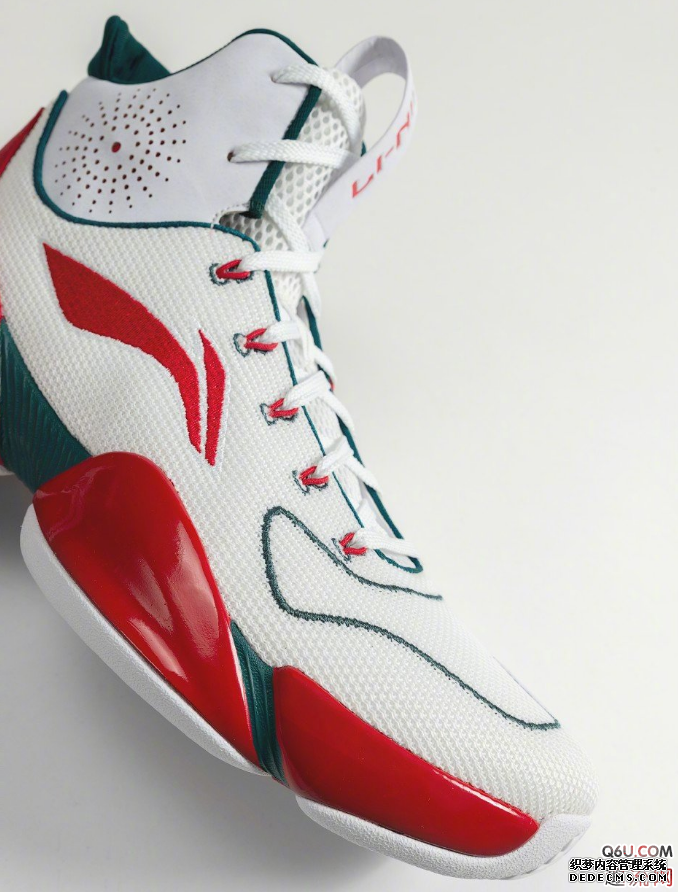 Appreciation of the physical details of CJ McCollum's exclusive Air Raid 5 Christmas PE. What are the personal PEs available for CJ this season