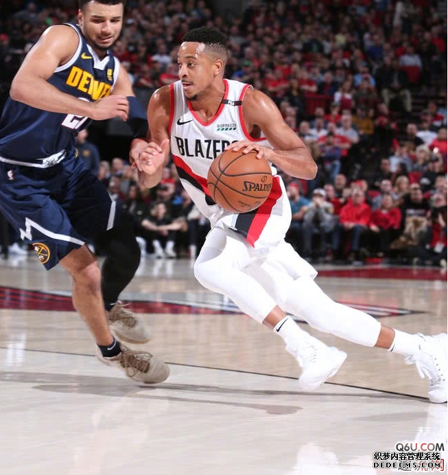 CJ McCollum's exclusive Air Raid 5 Christmas PE physical details appreciation What are the personal PEs worn by CJ this season