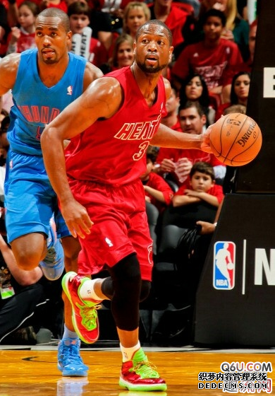 Wade's Way 7 does not have a Christmas color scheme An inventory of Wade’s Way Christmas series of shoes that Wade wore during Christmas games in previous years
