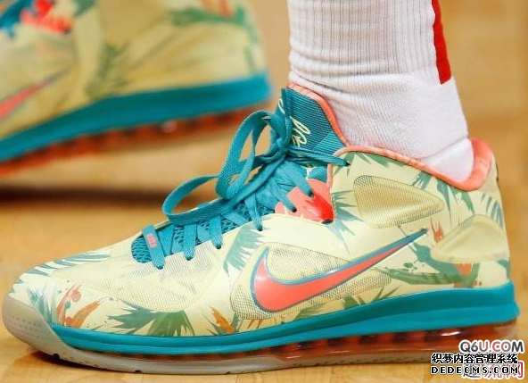 Which is the most expensive pair of sneakers worn by shoe king Tucker in the NBA? Take a look at the seven pairs of shoes that P.J. Tucker has worn in the NBA