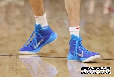 What sneakers will Curry wear on NBA December 18 List of sneakers worn by NBA stars on December 18th