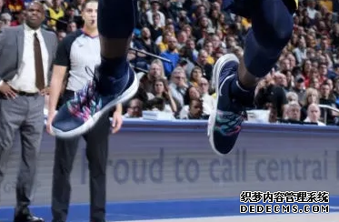 What are the sneakers worn by NBA stars on December 19th? Inventory of sneakers worn by NBA stars on December 19th