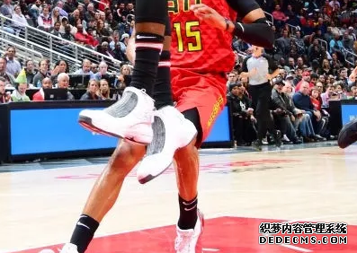 What sneakers are worn by NBA stars on December 19th Inventory of sneakers worn by NBA stars on December 19