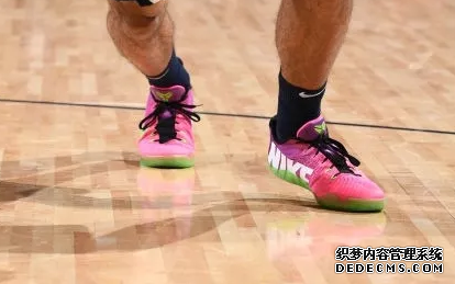 What sneakers are worn by NBA stars on December 19th Inventory of sneakers worn by NBA stars on December 19