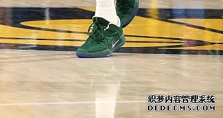 What sneakers are worn by NBA stars on December 13th? Inventory of sneakers worn by NBA stars on December 13th