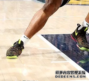 What sneakers are worn by NBA stars on December 13th? Inventory of sneakers worn by NBA stars on December 13