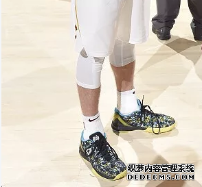 What are the sneakers worn by NBA stars on December 13? Inventory of sneakers worn by NBA stars on December 13