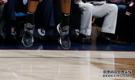 What sneakers are worn by NBA stars on December 17th? List of sneakers worn by NBA stars on December 17