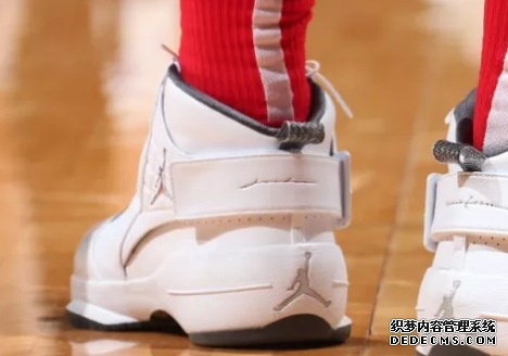 What are the sneakers worn by NBA stars on December 17th? List of sneakers worn by NBA stars on December 17th