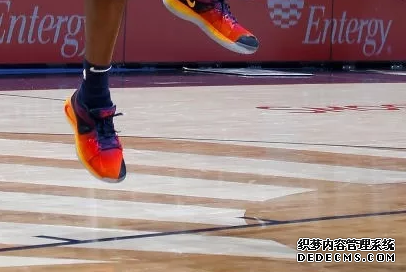 What are the sneakers worn by NBA stars on December 17th List of sneakers worn by NBA stars on December 17th