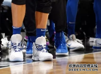What sneakers are worn by NBA stars on December 21st List of sneakers worn by NBA stars on December 21