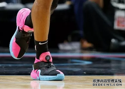 What sneakers are worn by NBA stars on December 21st? List of sneakers worn by NBA stars on December 21