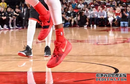 What sneakers are worn by NBA stars on December 14th? List of sneakers worn by NBA stars on December 14th