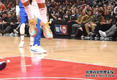 What sneakers are worn by NBA stars on December 21st? List of sneakers worn by NBA stars on December 21