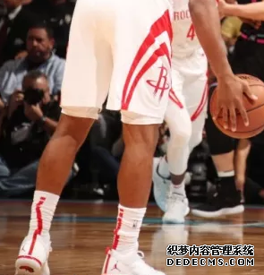 What are the sneakers worn by NBA stars on December 21st? List of sneakers worn by NBA stars on December 21st