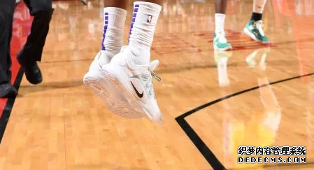 What are the sneakers worn by NBA stars on December 14th? List of sneakers worn by NBA stars on December 14th
