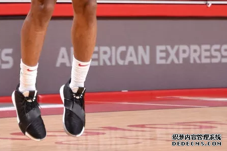 What sneakers are worn by NBA stars on December 14th? List of sneakers worn by NBA stars on December 14th