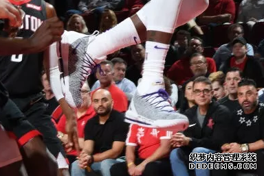 What are the sneakers worn by NBA stars on December 14th List of sneakers worn by NBA stars on December 14th