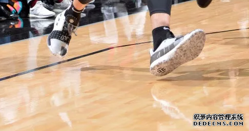 What sneakers are worn by NBA stars on December 14th? List of sneakers worn by NBA stars on December 14