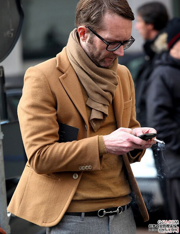 How to tie a boy's winter scarf? Recommendations for trendy and good-looking winter scarves for boys