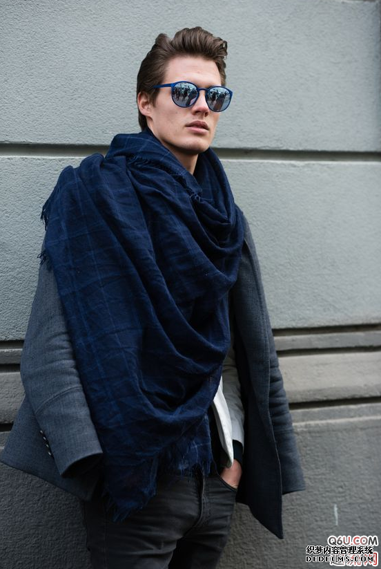 How to tie a scarf for boys in winter. Recommendations for trendy and good-looking winter scarves for boys
