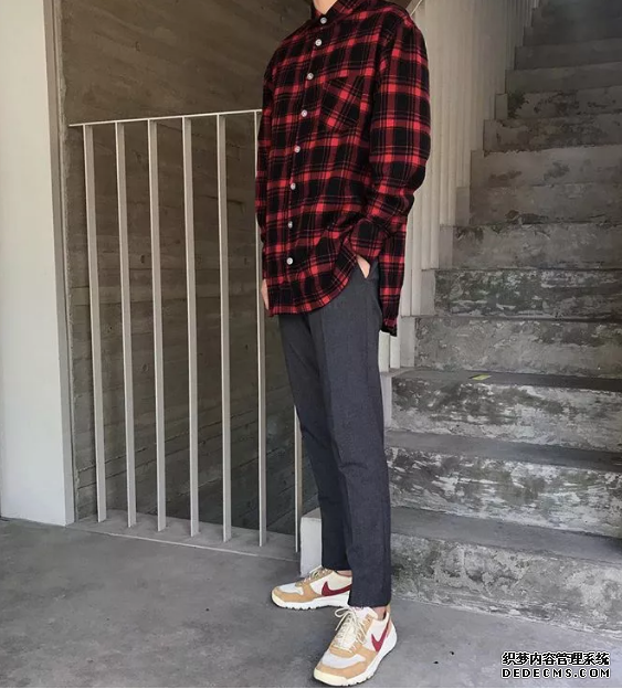 What are the trendiest autumn and winter outfits on Instagram in 2018? A collection of the most trendy autumn and winter outfits on Instagram in 2018