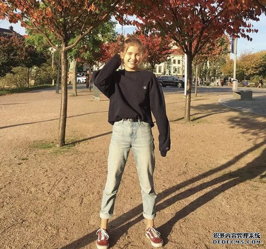 What are the most trendy autumn and winter outfits on Instagram in 2018 A large collection of the most trendy autumn and winter outfits on Instagram in 2018 