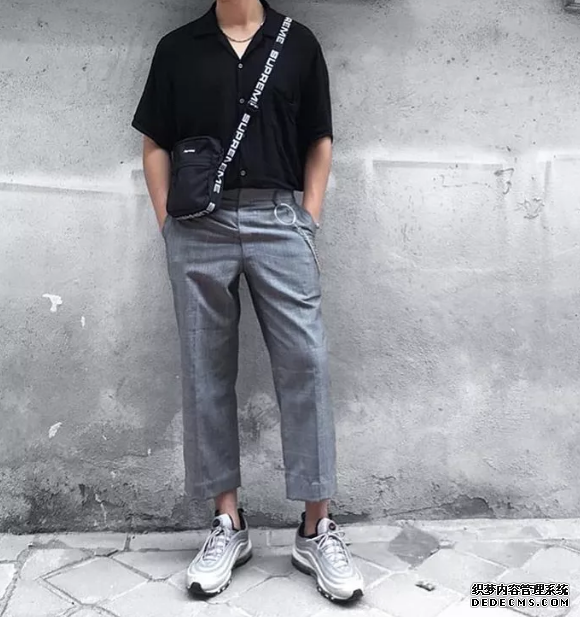 What are the trendiest autumn and winter outfits on Instagram in 2018? A collection of the trendiest autumn and winter outfits on Instagram in 2018 