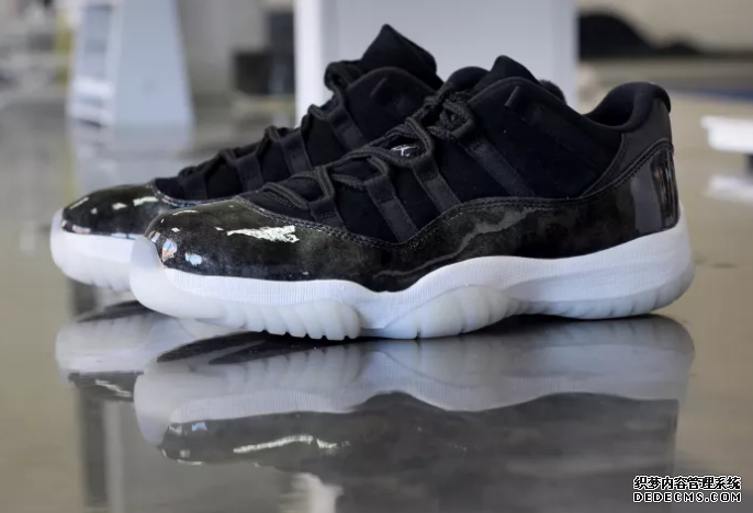 AJ11low Earl's physical appreciation AJ11low Piaget on-foot picture