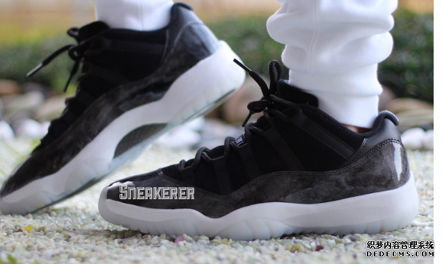 AJ11low Earl's physical appreciation AJ11low Earl's feet picture