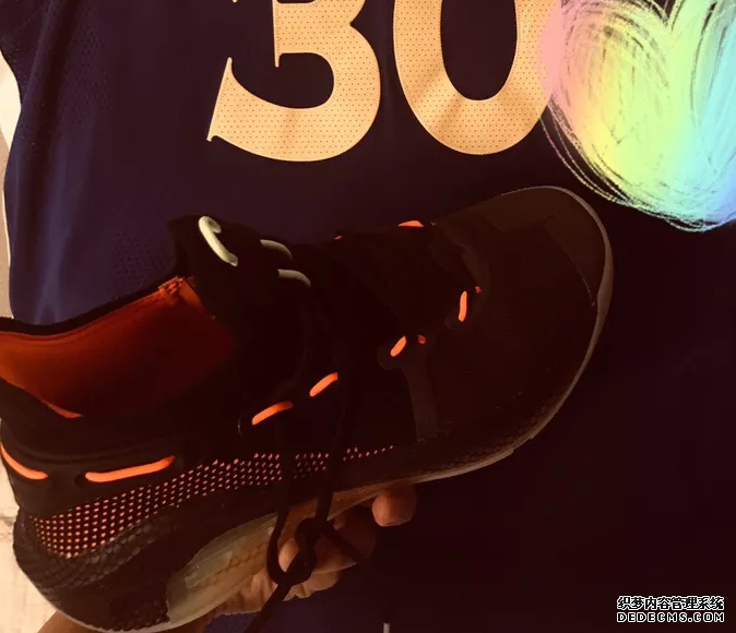 Comparative evaluation of Lillard 5 and Curry 6 in the outfield Which one of Lillard 5 and Curry 6 is wear-resistant