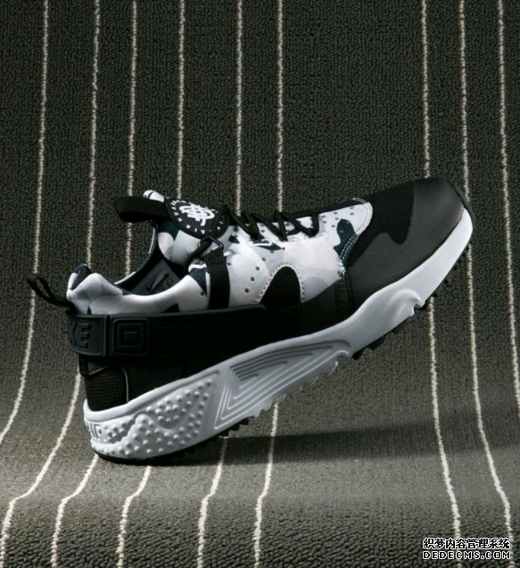 What are the characteristics of Nike Wallace running shoes? What are the differences between the first and second generations of Wallace