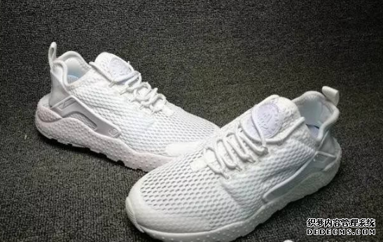 What are the characteristics of Nike Wallace running shoes? What are the differences between the first and second generations of Wallace
