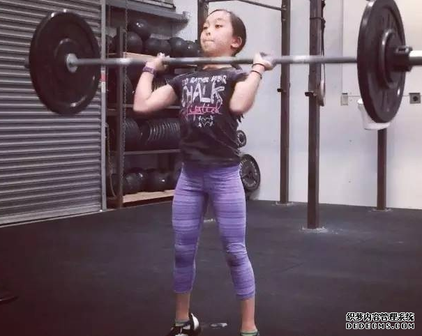 Is children's fitness good or not? 12-year-old girl Elle is obsessed with fitness