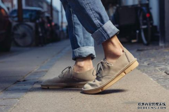 The difference between genuine Qile shoes and foreign trade shoes. How to identify genuine Clarks shoes The difference between genuine Qile shoes and foreign trade shoes. How to identify genuine Clarks