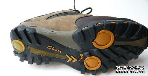 The difference between genuine Qile shoes and foreign trade shoes, how to identify genuine Clarks The difference between Qile genuine shoes and foreign trade shoes. How to identify Clarks genuine shoes