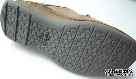 The difference between Qile genuine shoes and foreign trade shoes. How to identify Clarks genuine shoes The difference between Qile genuine shoes and foreign trade shoes. How to identify Clarks genuine shoes