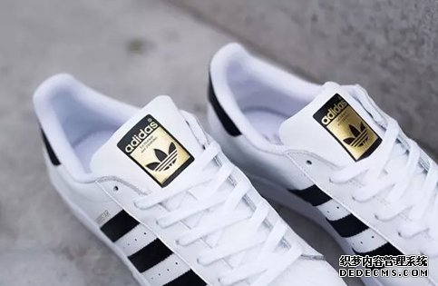 Adidas Gold Label Shell Toe Authenticity and False Identification Comparison of authenticity and fakeness of clover shell toe