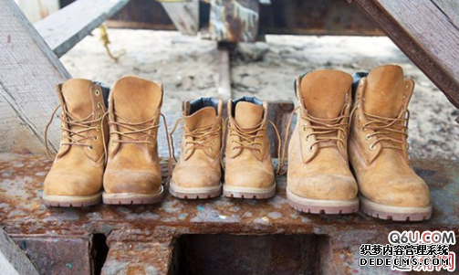 How do boys wear boots that look good in winter? How should young boys wear boots that look good How do boys look good wearing boots in winter? How should young boys wear boots?</p><p>The very popular rhubarb boots are a type of hiking boots. They are originally prepared for outdoor rock climbing enthusiasts. They are waterproof, warm, comfortable, and durable. They are perfect for everything. </p><p><img src=